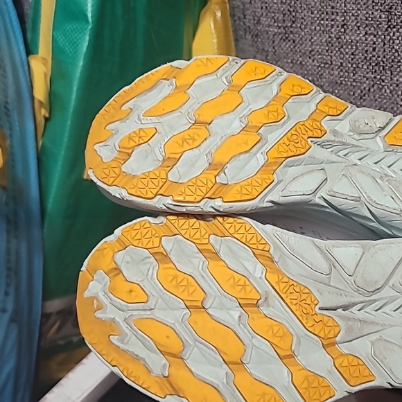 HOKA ONE ONE Clifton 8 Size 9.5 Women's 42 EU - Picture 10 of 11